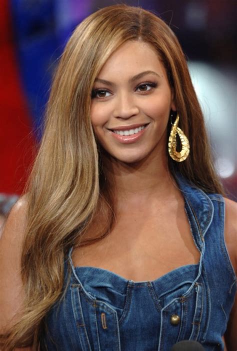 Beyoncé's long, blonde locks are back, people. Beyonce Knowles Long Straight Side Part Hair Style ...
