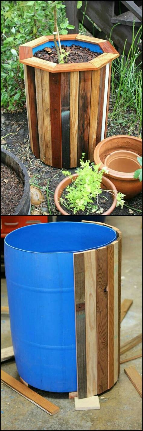 Tin cans, barn wood, and some paint are all you'll need. 30+ Creative DIY Wood and Pallet Planter Boxes To Style Up ...