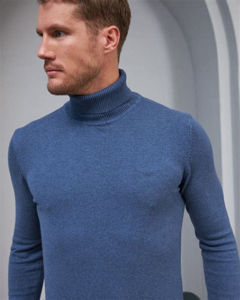 The Advantages Of Turtleneck Sweaters For Mens Clothing