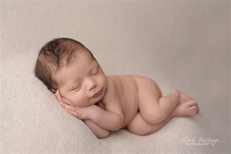 A Beginners Guide To Newborn Posing And Studio Lighting