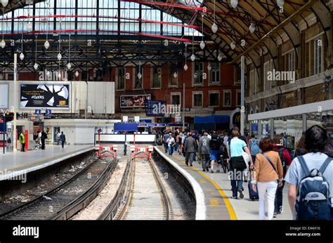 London Victoria Bahnhof Stockfotos Und Bilder Kaufen Alamy