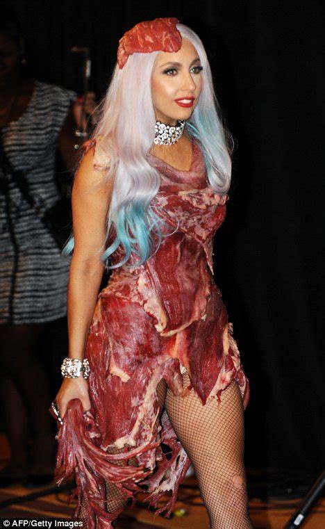 Lady Gaga Is Next To Take Up Latest Celebrity Baking Craze Daily Mail