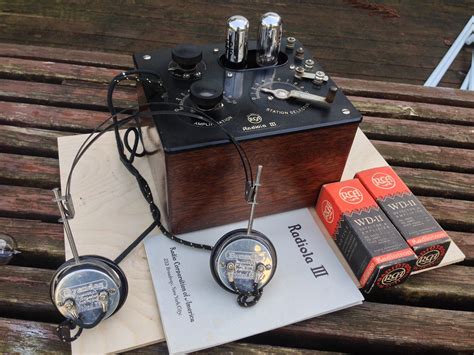 Unmodified Radiola III, working WD-11 tubes & Brandes Headphones - Canadian Vintage Radio Society