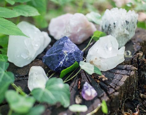 Wellness Trend: The Low-Down On Healing Crystals - TOTM Blog