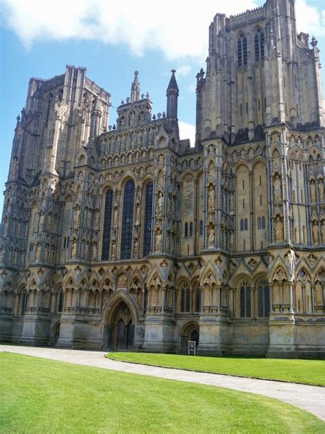 Wells Cathedral 16 © Michael Dibb Geograph Britain And Ireland