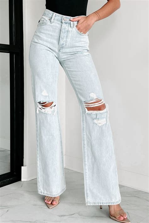 Montana Mood 90s Kancan Distressed High Rise Flare Jeans Light