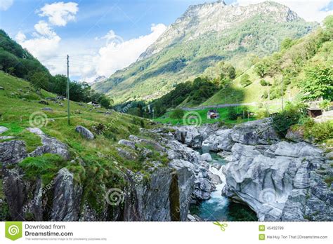 Verzasca Valley Ticino Switzerland Stock Image Image Of Houses