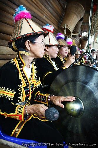 Alat musik tradisional menjadi gambaran kekayaan budaya indonesia. Kajian Tempatan: Alat muzik tradisional di Sabah