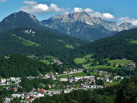 Am Obersalzberg Blick Auf Berchtesgaden Mit Untersberg Foto And Bild