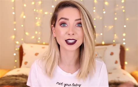 Youtuber Zoella Responds To Backlash Over Old Tweets About Gay People