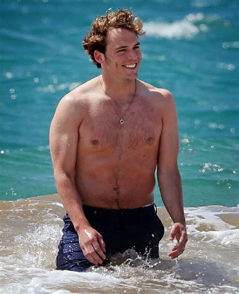 Retro Bikini Sam Claflin Goes Honeymoon With Laura Haddock As She Wears A Bikini At Hawaii