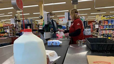 Paying It Forward Customer Buys 3000 Worth Of Groceries For Senior