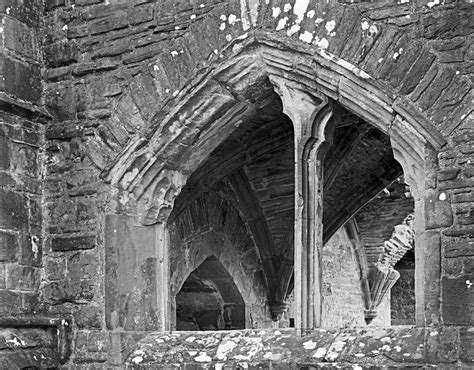 1459 Tintern Abbey Window