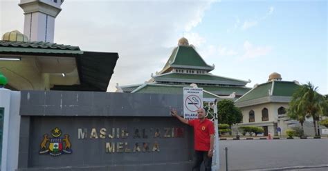 La distancia entre la mezquita y la meca es 8722,48 km noroeste. Masjid Al Azim Melaka