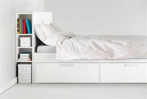 Que la tête de lit soit capitonnée ou plus design, elle vous aidera à terminer votre décoration facilement. tete de lit ikea brimnes