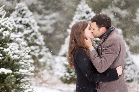 Nice 30 Romantic Winter Photoshoot Ideas For Couple Winter Photoshoot Couple Photography