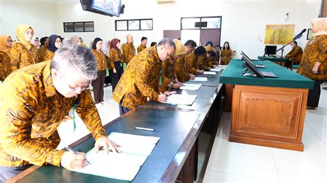 Penandatanganan Pakta Integritas Dan Perjanjian Kinerja Tahun