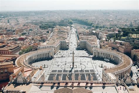 Rome En Images La Cité Du Vatican Minou Le Chat