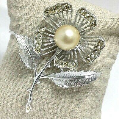 Sarah Coventry Vintage Silver Tone Flower Pin Brooch Pearl