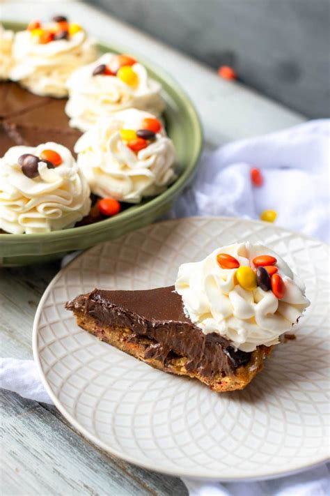 Just before serving, spread whipped topping on top of pie. Peanut Butter Chocolate Reese's Pie - Major Hoff Takes A ...