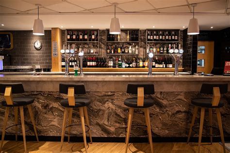 9% (509) when you stay at holiday inn express london stansted airport in bishop's stortford, you'll be near the airport and 6 minutes by car from red white and blue country park. Holiday Inn Express London Stansted Hotel | Best Price ...