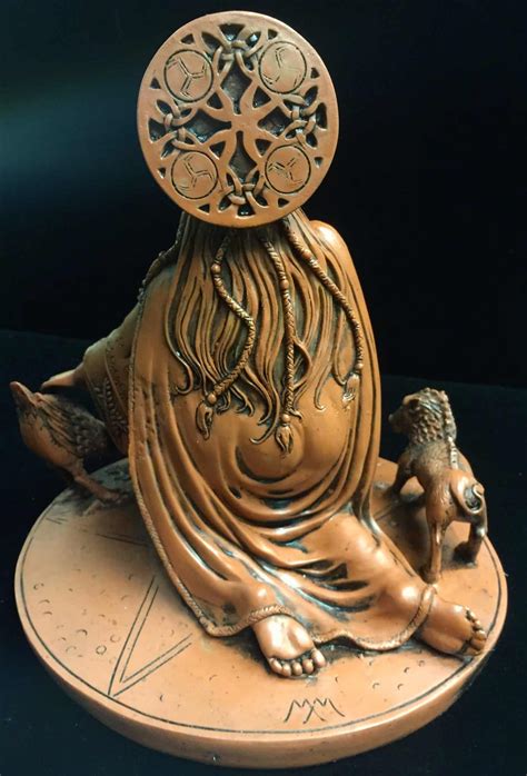 Cerridwen Celtic Crone Goddess Of Wisdom Teracotta Resin ⋆ Celtic