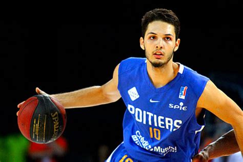 Evan mehdi fournier is a french professional basketball player for the orlando magic of the nba, he was drafted 20th overall by the denver nuggets in the 2012 nba draft. Documentaire : Evan Fournier, le rêve américain - B-RISE ...