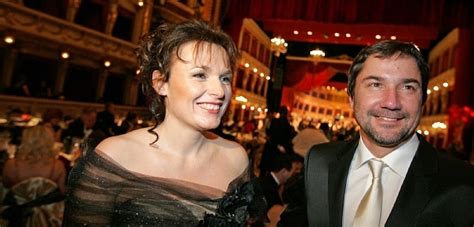 He is an actor, known for lída baarová (2016), strasidla (2016) and jménem krále (2009). Munzarová prodražila natáčení o miliony, Marešová bude ...