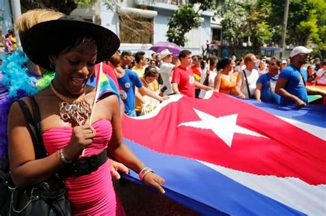 Castros Daughter Sponsors Blessing Of Cuban Same Sex Couples The Denver Post