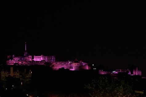 Walk The Walk Edinburgh Goes Pink For The Moonwalk Scotland