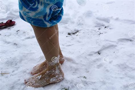 Bare Feet In The Snow In Winter Stock Image Image Of Frosty Stands