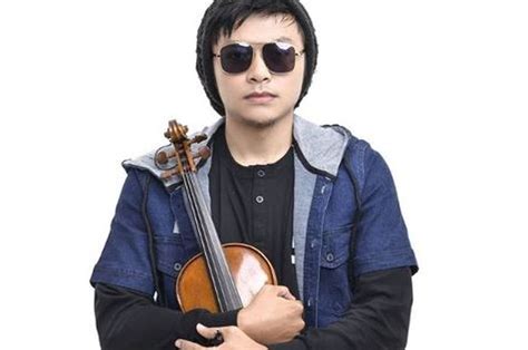 Jul 03, 2021 · berikut ini chord gitar dan lirik lagu garis terdepan yang dipopulerkan oleh fiersa besari, kini tengah viral di aplikasi tiktok. Lirik Lagu 'Malaikat Tak Bersayap' Milik Aya Ibrahim ...
