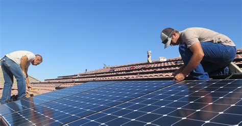 Lawmakers pass bill limiting HOA control on solar