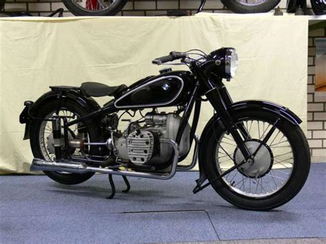 They were able to field a fully faired, supercharged 500cc motorcycle to attempt to beat the land speed record in 1937. 1939 BMW R71 Classic Motorcycle Pictures