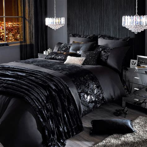 10 Bedroom Ideas With Black Comforter