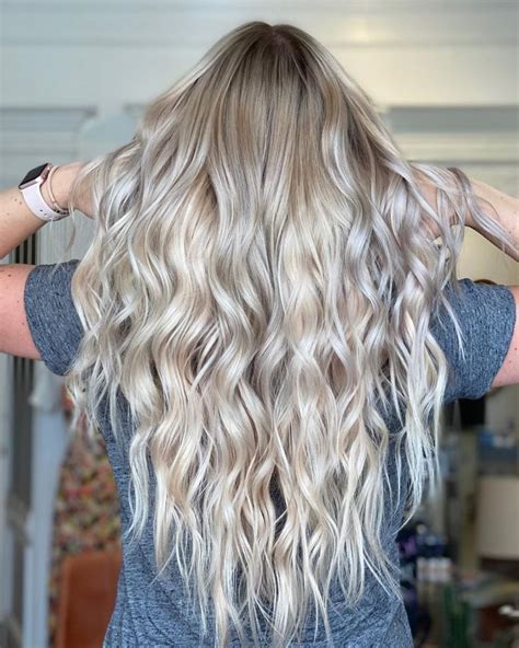 Silver Blonde Hair How To Get This Trendy Color For 2023 Siznews