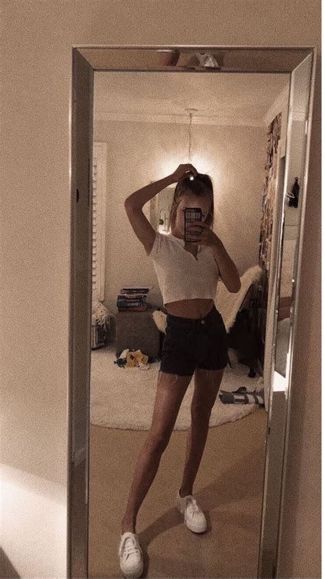 ℓ ү ℓ ү ღ Tumblr outfits Selfie poses Trendy outfits