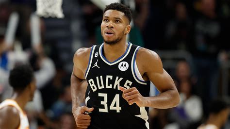 Giannis Antetokounmpo Age Height Net Worth Weight Brothers