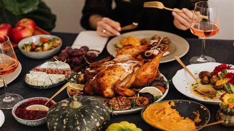 For many, thanksgiving dinner is all about sitting down to a hearty meal with the ones you love. Craig\'S Thanksgiving Dinner - I ate two and still cant ...