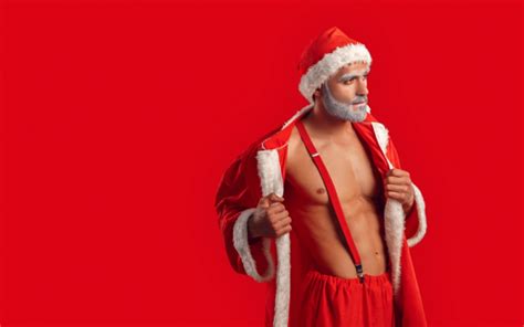 Saucy Santa Photos In Kew With Santa Elves And More