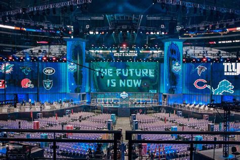 With the raiders currently holding the 17th overall pick in the 2021 nfl draft, view photos of notable players selected at that draft spot. Pro Football Draft | 2021 NFL Draft, Mock Drafts, NFL news