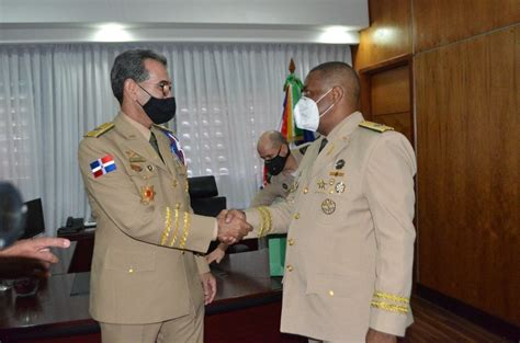 ministro de defensa preside acto de toma de posesión nuevo comandante general del ejército de