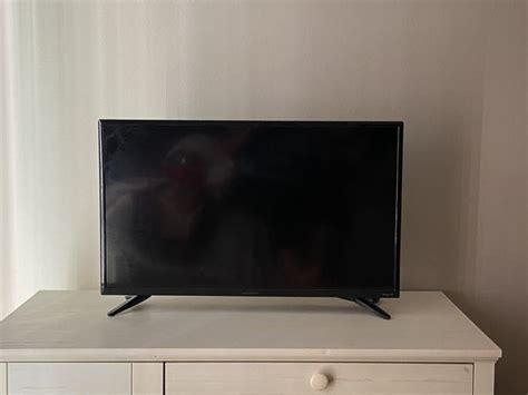 When the screen of your tv is unresponsive as well as blank, you need to check the connection between the power source and the tv me too i have a 70 inch roku had for 15 months and of course it's out of warranty same thing happening with mine. Black screen 32" Roku Smart TV for Sale in Los Angeles, CA ...