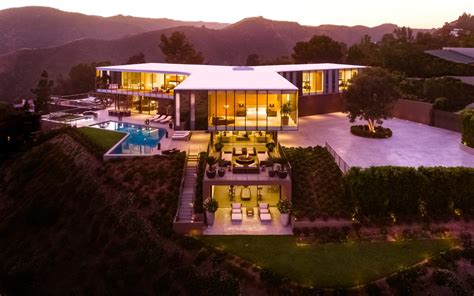 40 Luxury House Exteriors To Spark Dreams And Aspirations