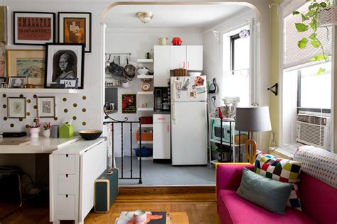 New York Studio Apartment Tour A Small Colorful Home Apartment Therapy