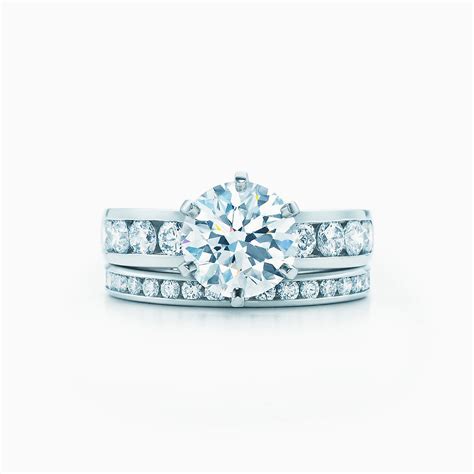 Le Tiffany® Setting Anneau En Diamants La Bague De Fiançailles