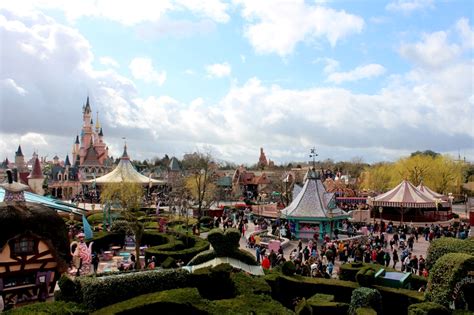 Disneyland Paris Fantasyland Elle Field