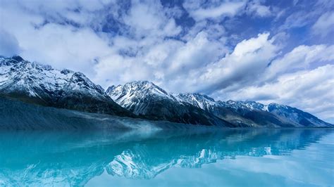 新西兰南岛的塔斯曼湖 © Updogdesignsistockgetty Images Plus