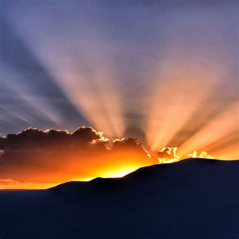 Sun Rays In Nature 4k Ultra Hd Wallpaper Mountain Lan