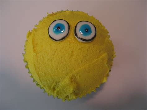 Too embarrassed to tell anyone the truth behind his injury, spongebob makes up a tale about a fight with. Spongebob Squarepants: Spongebob cupcake recipe